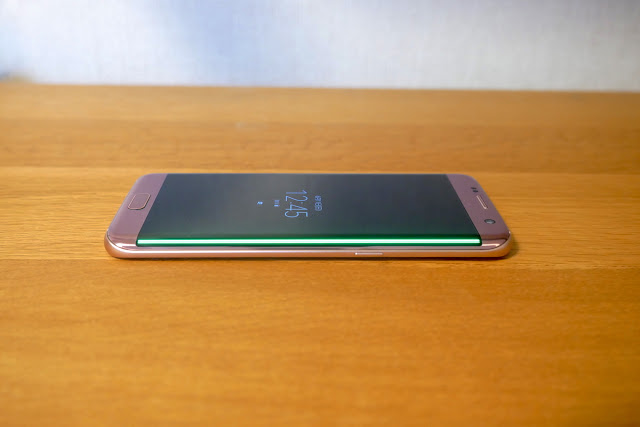 【Galaxy S7 edge】使い始めて１年。画面右端に突然緑の線（ライン抜け）が…